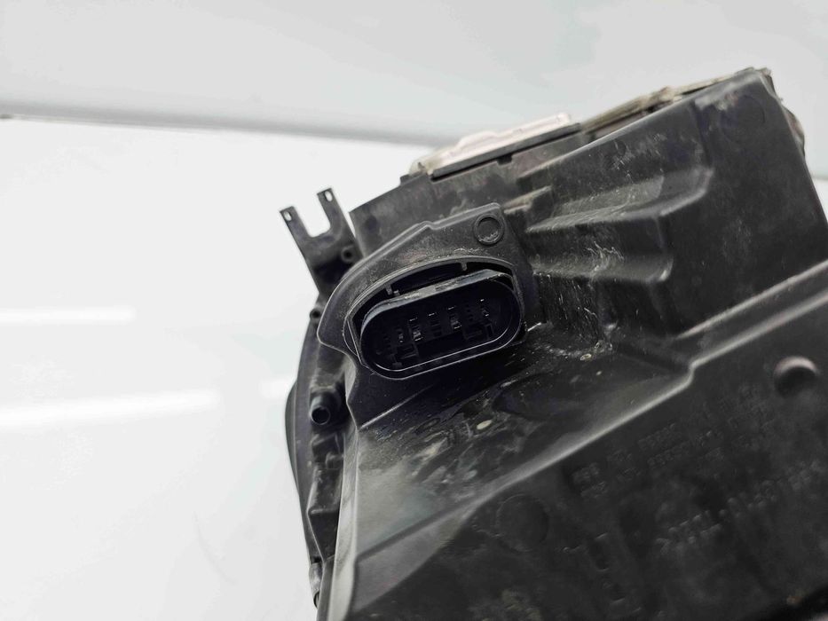 Far dreapta Audi A4 (8W2, B9) [Fabr 2015-2023] 8W0941034A