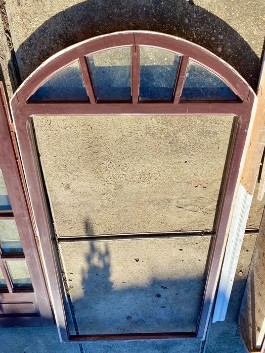 Ușa dublă din lemn de brad