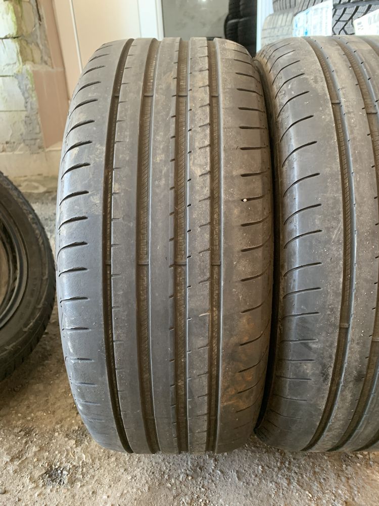 245/45/19  Goodyear dot 2019