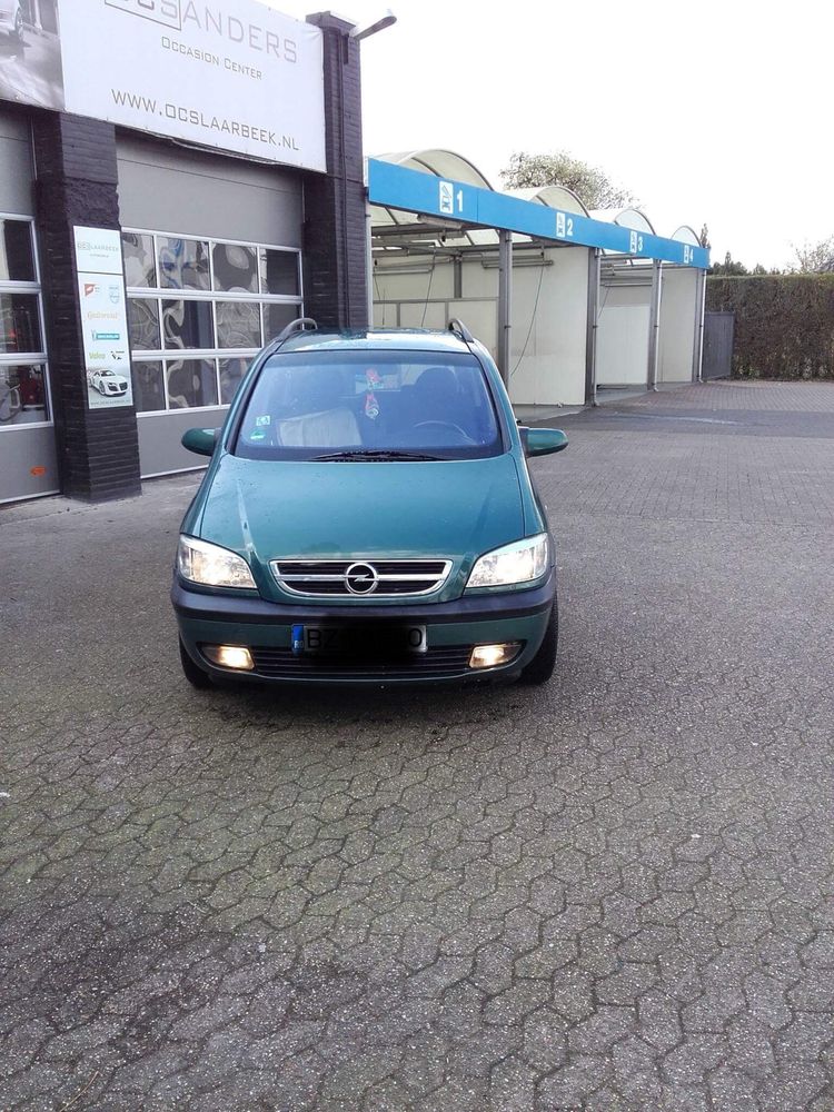 Vand/Schimb Opel Zafira - negociabil