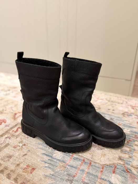 Сапоги теплые от Salvatorre Ferragamo