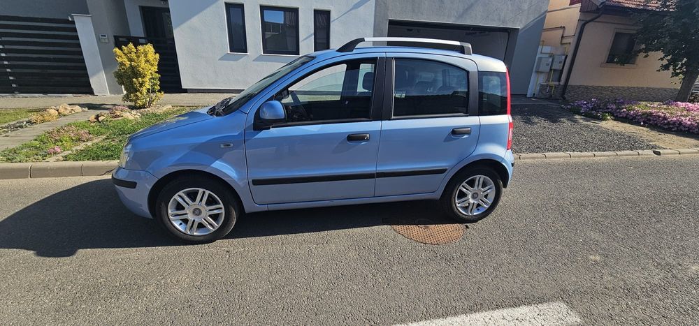 Fiat Panda  1. 2 benzina c/v automată