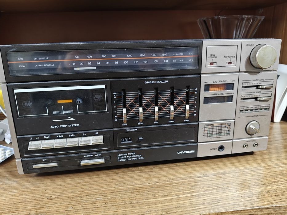 Продавам Класическа Стерео Уредба Universum