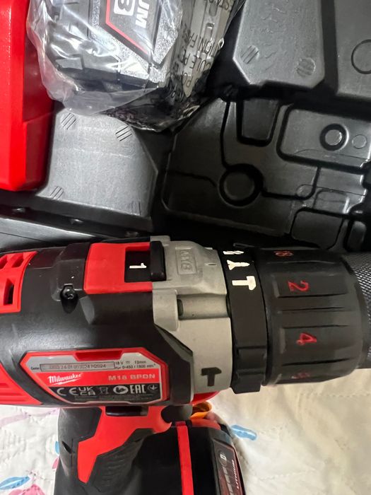 Aкумулаторен ударен винтоверт MILWAUKEE M18 BPDN