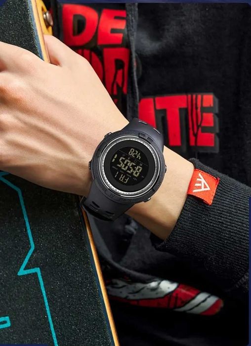 Мъжки стилен дигитален часовник