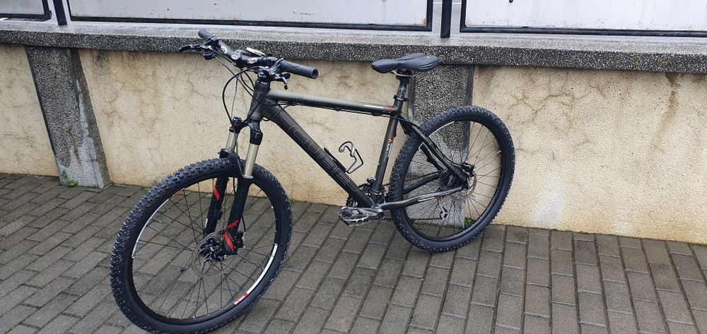 Vând Bicicleta Cube