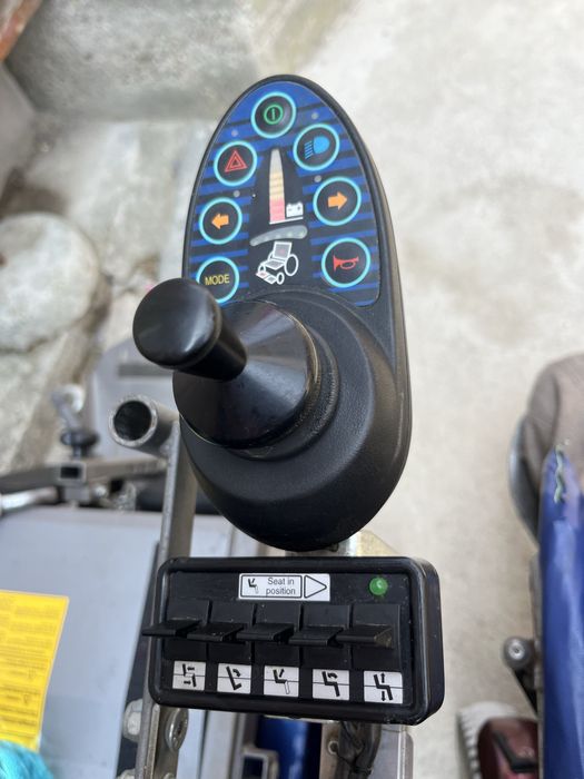 Cărucior electric handicap Permobil C500  cu verticalizare