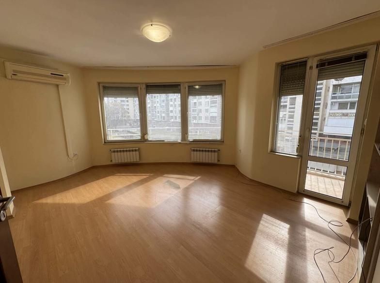 Дава се под наем Двустаен апартамент в Пловдив, Мараша - 68 кв.м за 400 € - Снимка #2