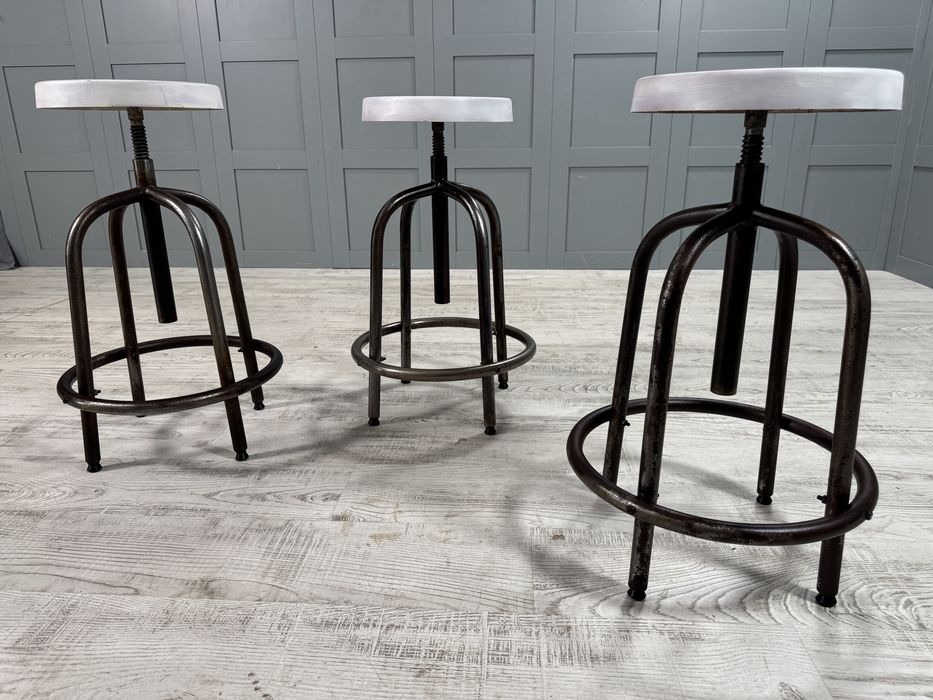 Индустриални бар столове на винт У010