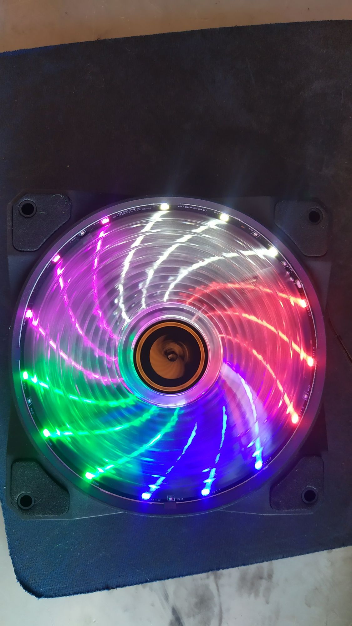 Кулер 12см rgb 3pin,molex.