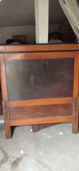 Старинна страница на легло от към главата два броя