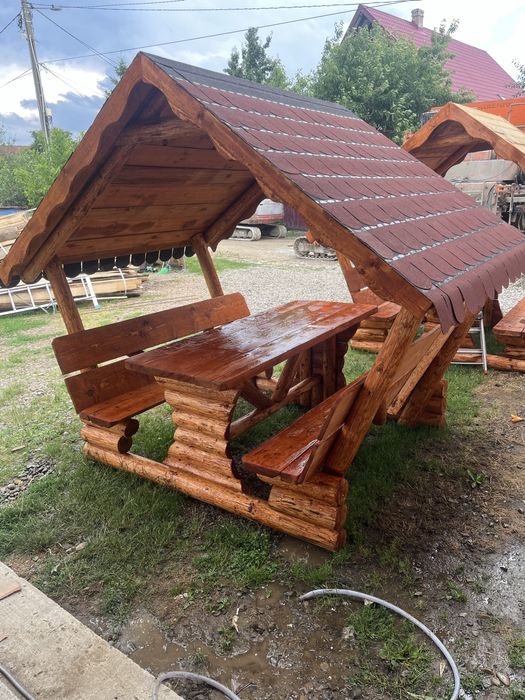 Vand foisor din lemn rotund