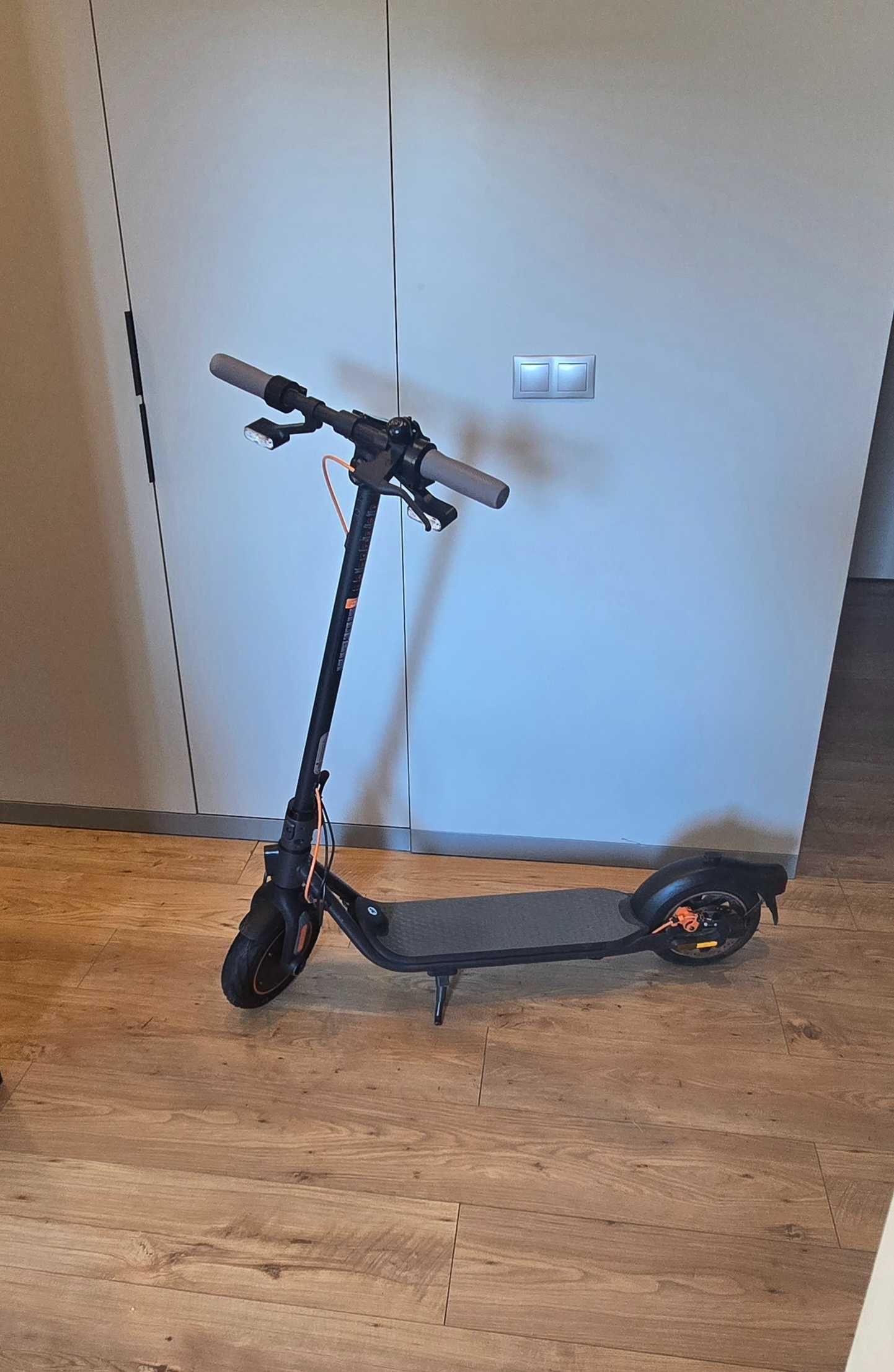 Тротинетка Segway Kickscooter Ninebot F40 (Сегуей Найнбот Ф40)