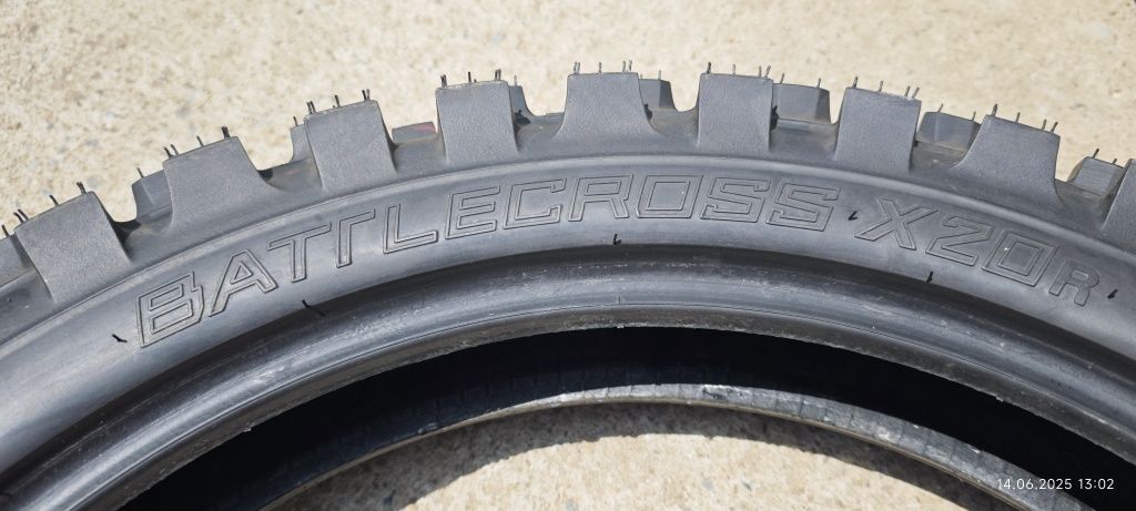 Кросова гума Bridgestone 110/100/18