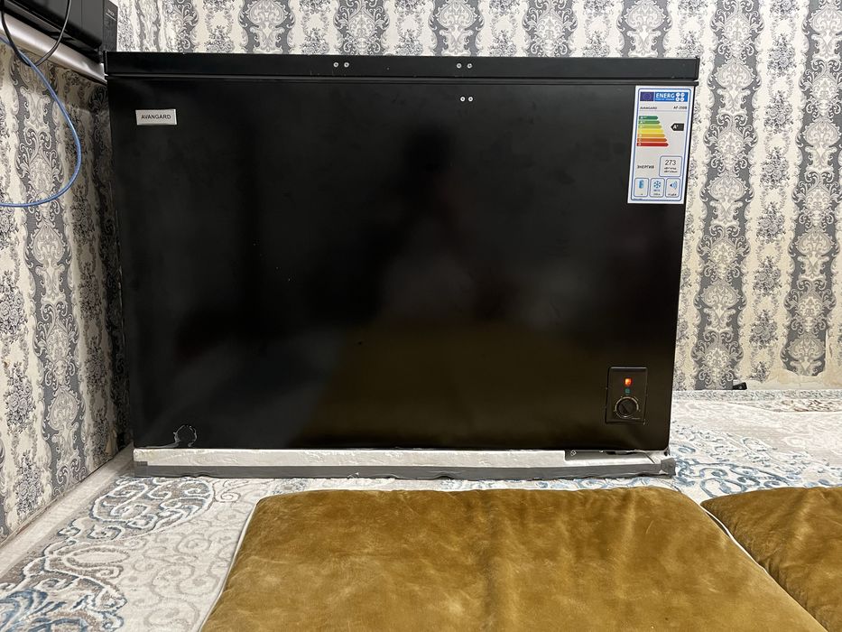 Морозильник Avangard 300л очень хороший