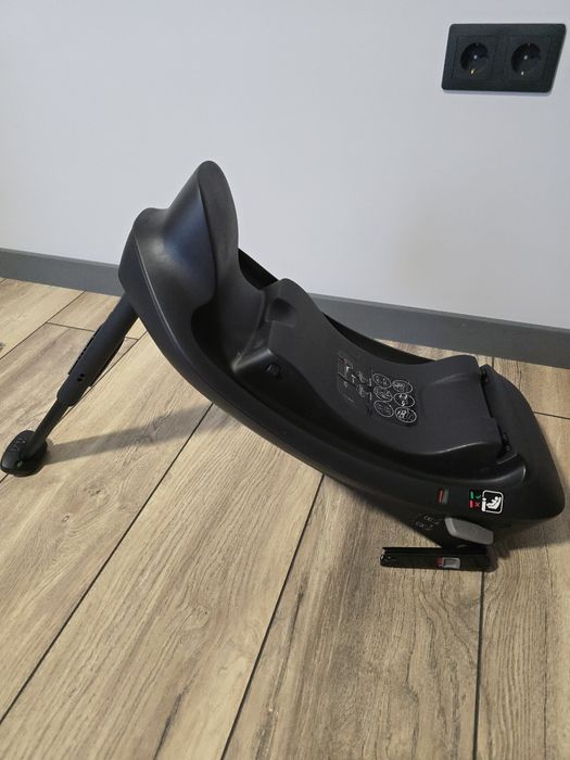Бебешка кошница/столче за кола Cybex Aton S2 i-Size + Isofix база