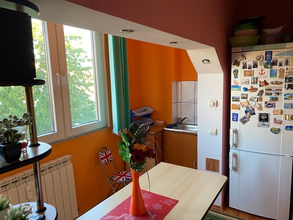 Vand apartament zona Crihala