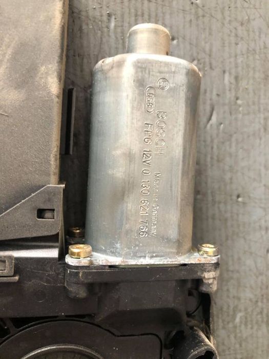 Motoras geam dreapta spate audi a4 b6