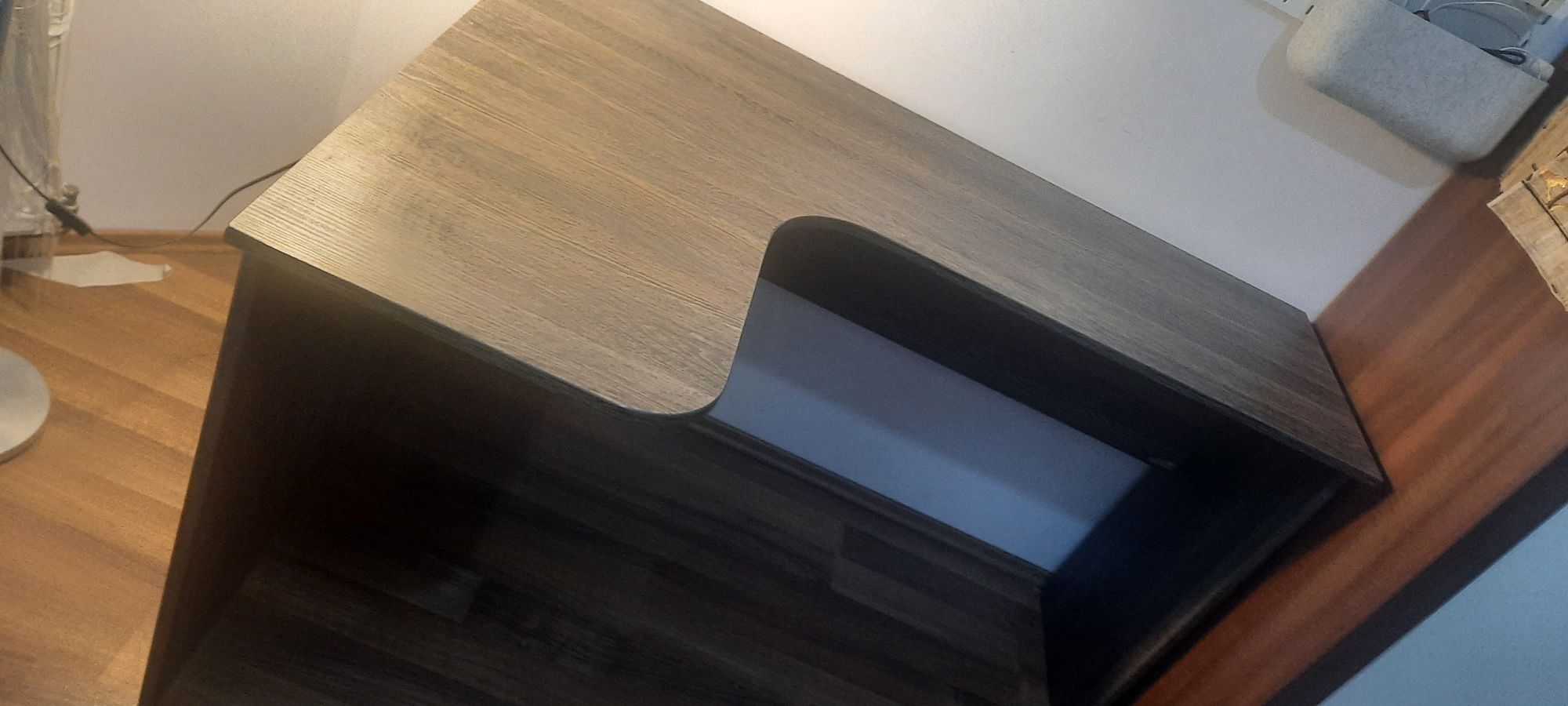Vand birou in L 140, cu 100, cu 45, h 80cm