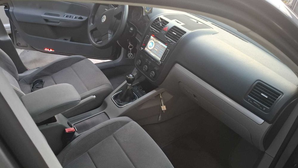 Vand masina propietate personala