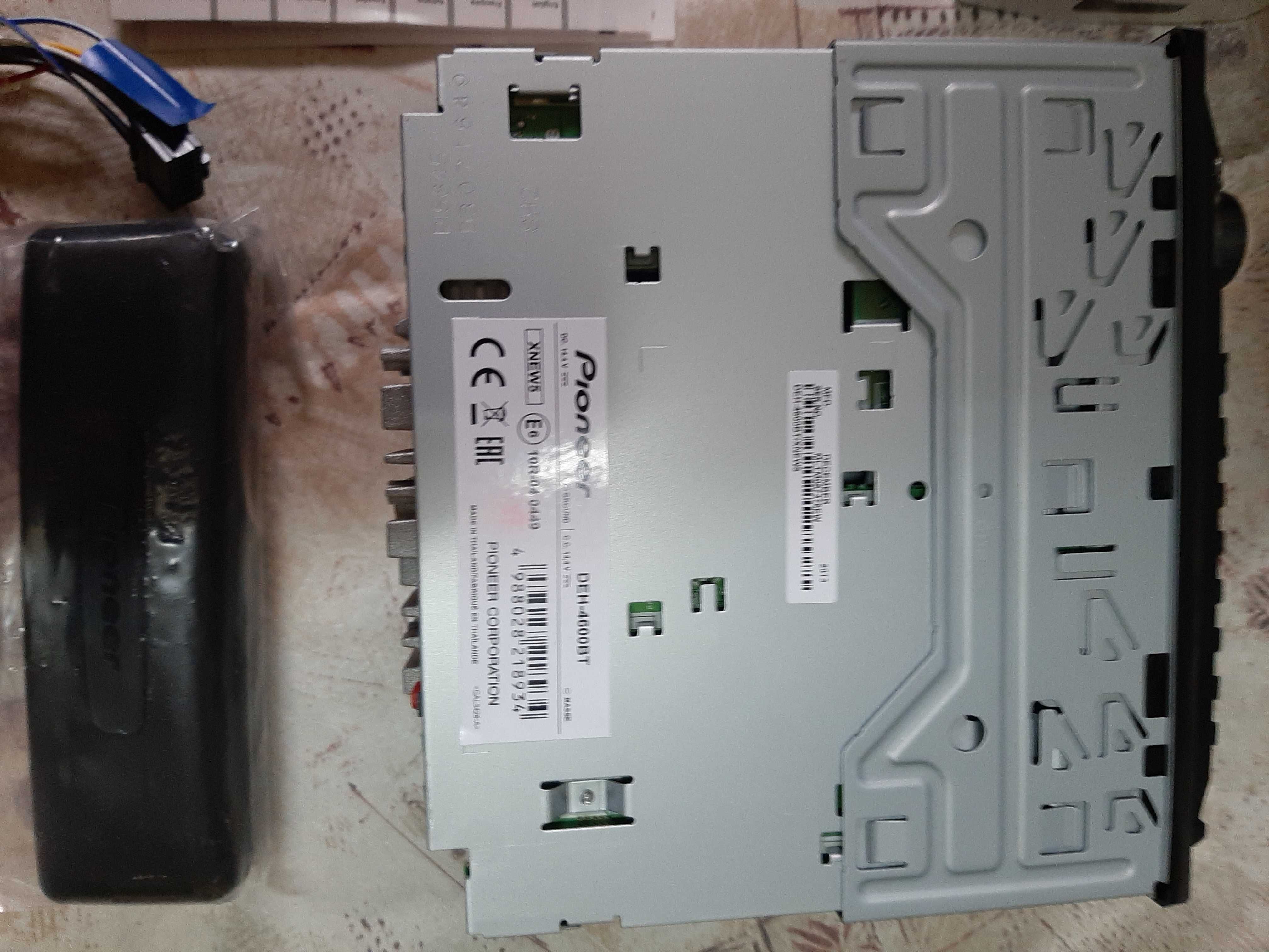 Pioneer DEH 4600BT- чисто нов!