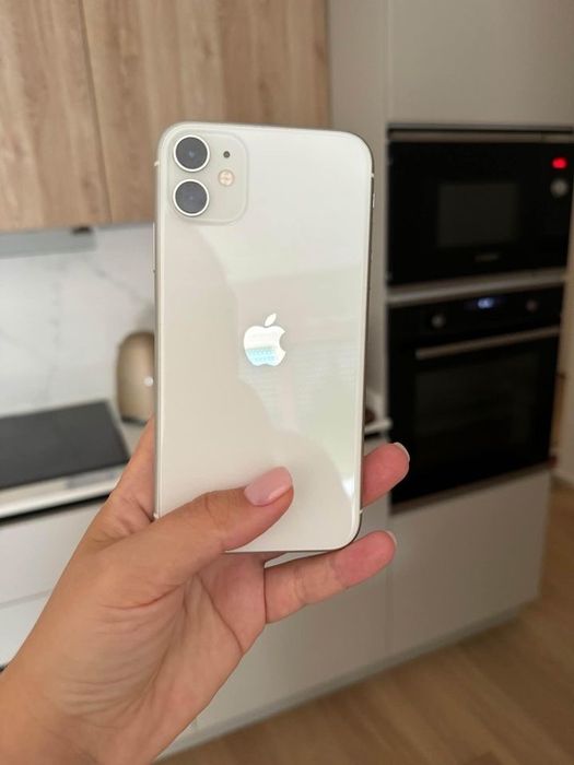 Продается оригинал айфон 11