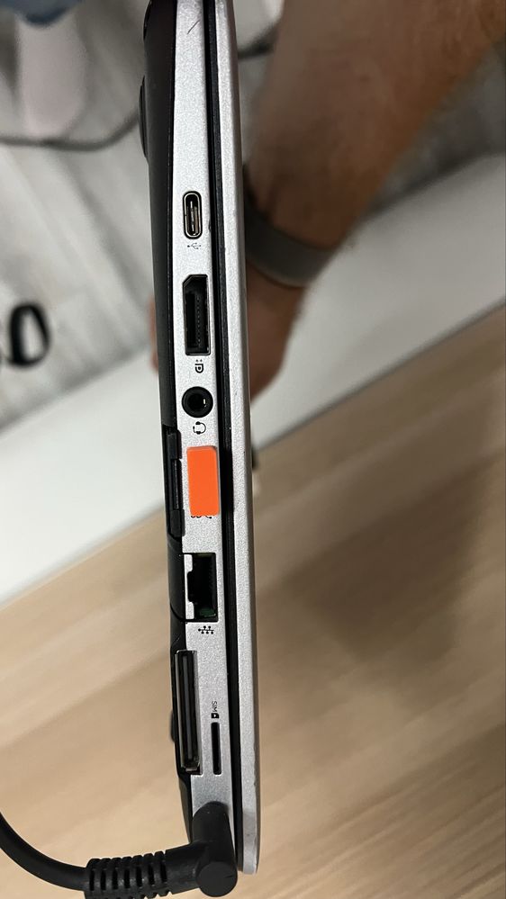Продавам HP EliteBook 725 G4