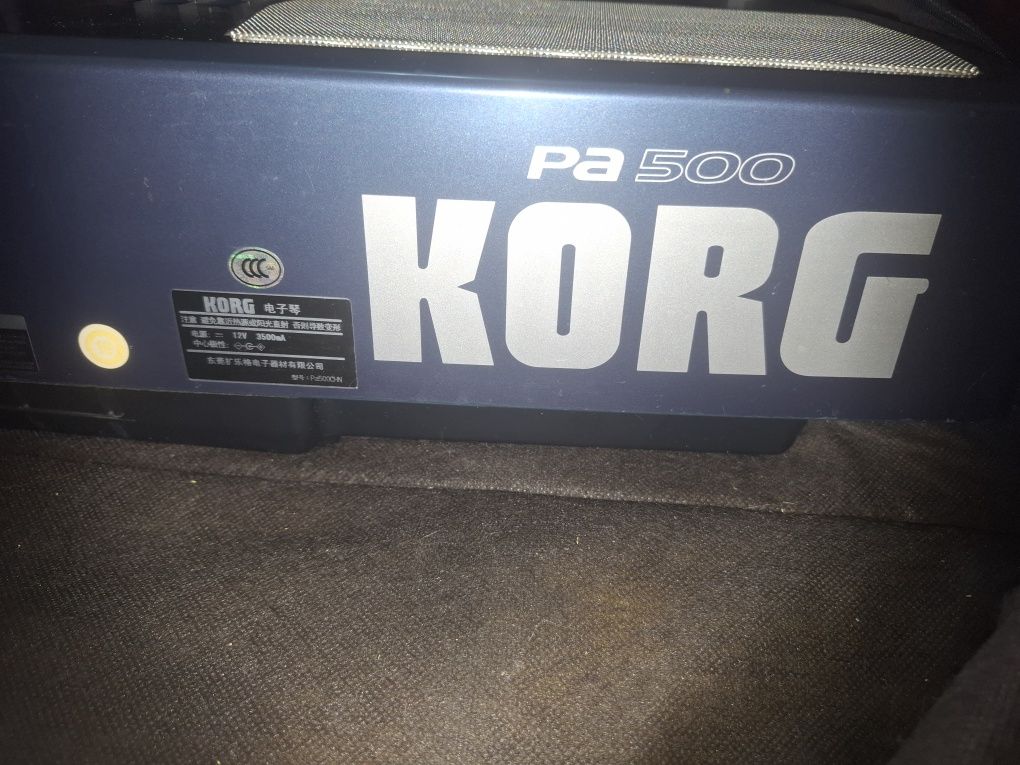Сентизатор KORG PA 500.