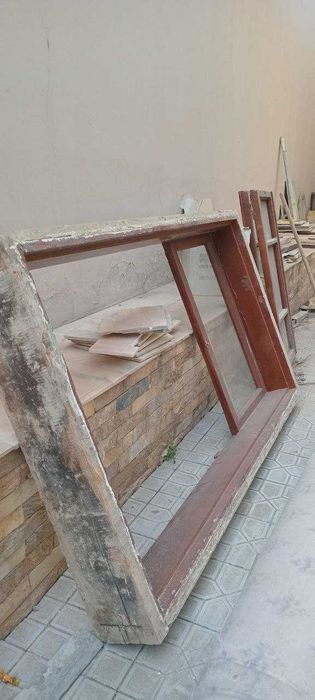 Деревянное окно с коробкой, размер 2×1,20 м