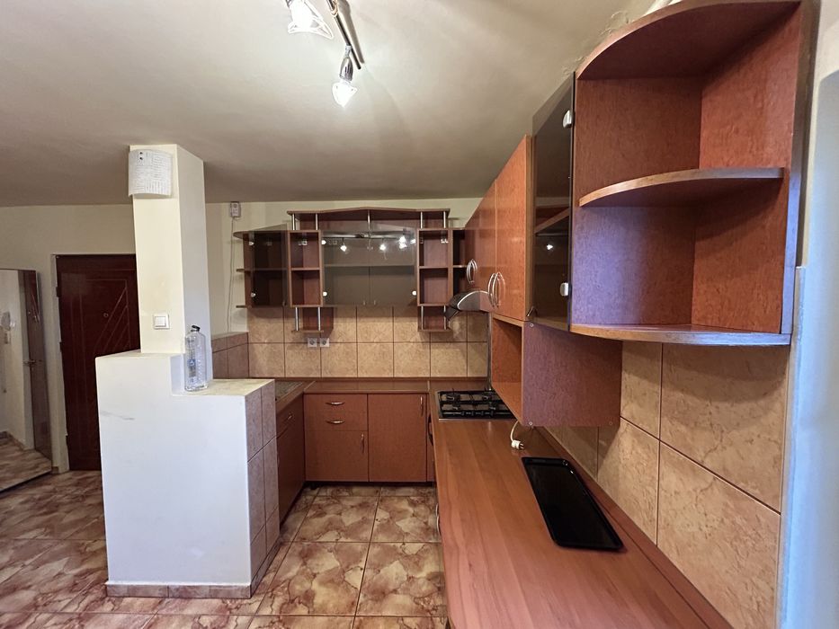 Vand mobilier bucatarie, facut la comanda.