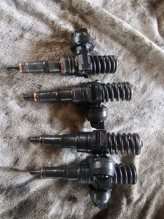 Injector Injectoare  038130073AJ (BC) 1.9 TDI Volkswagen PASSAT B5.5 2
