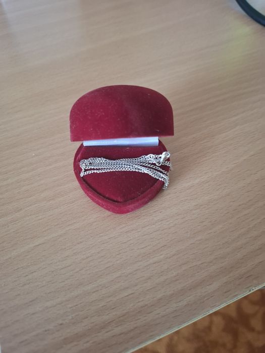 Продам цепочку серебро