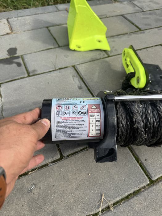 Troliu si protectii brate spate aluminiu  pietre Can Am Maverick X3