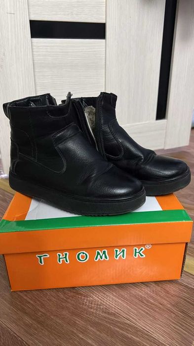 Продается детский обувь