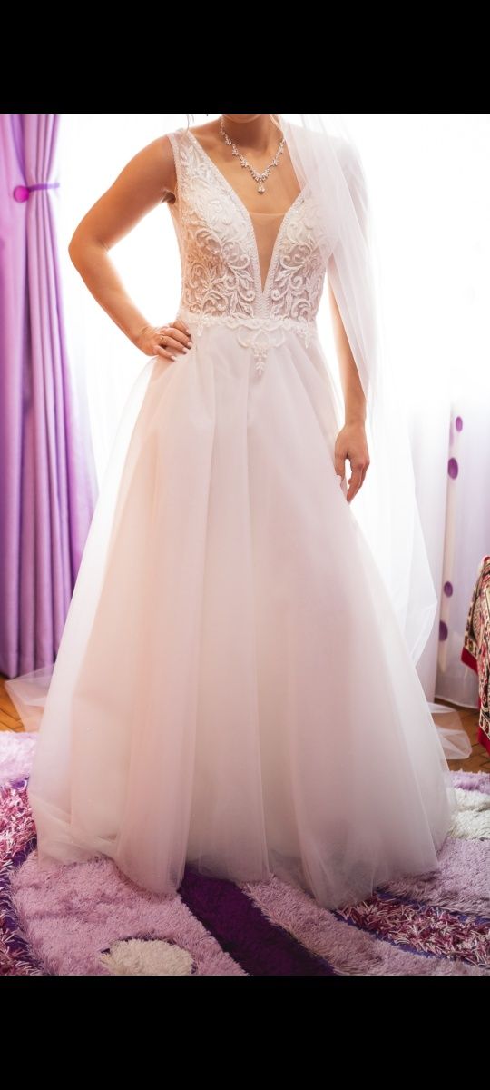 Vand rochie de mireasa