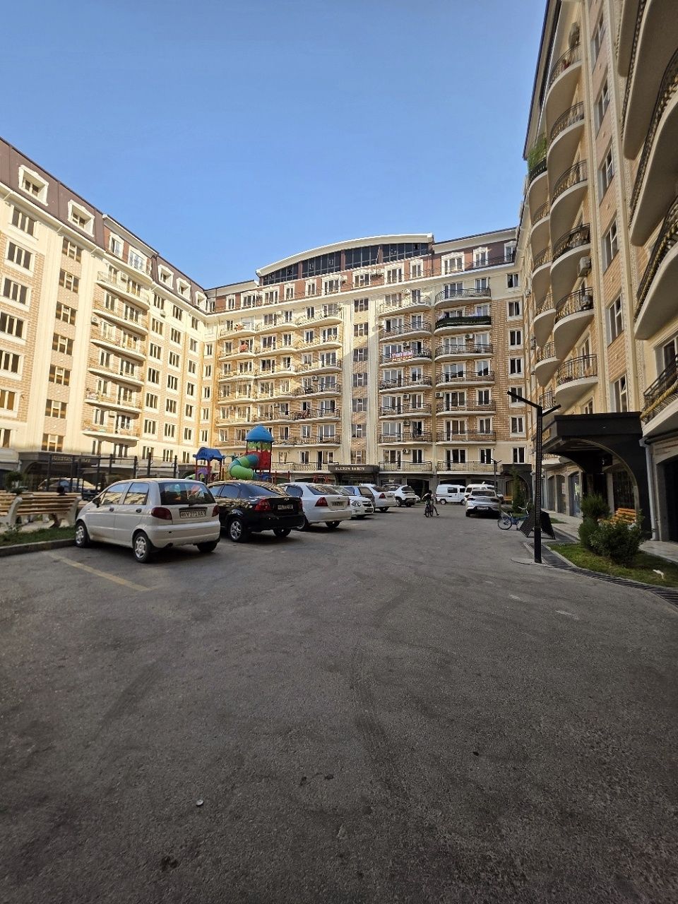 Tinchlik plaza xon saroy 2 xona 6 etaj 9 etajka