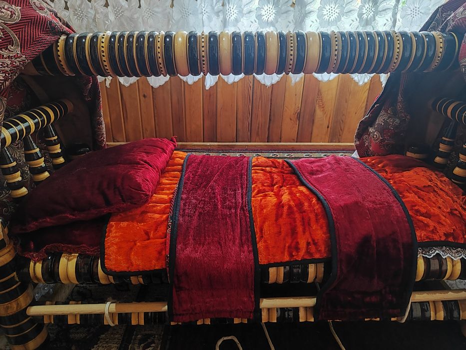 Beshik sotiladi. Yangi