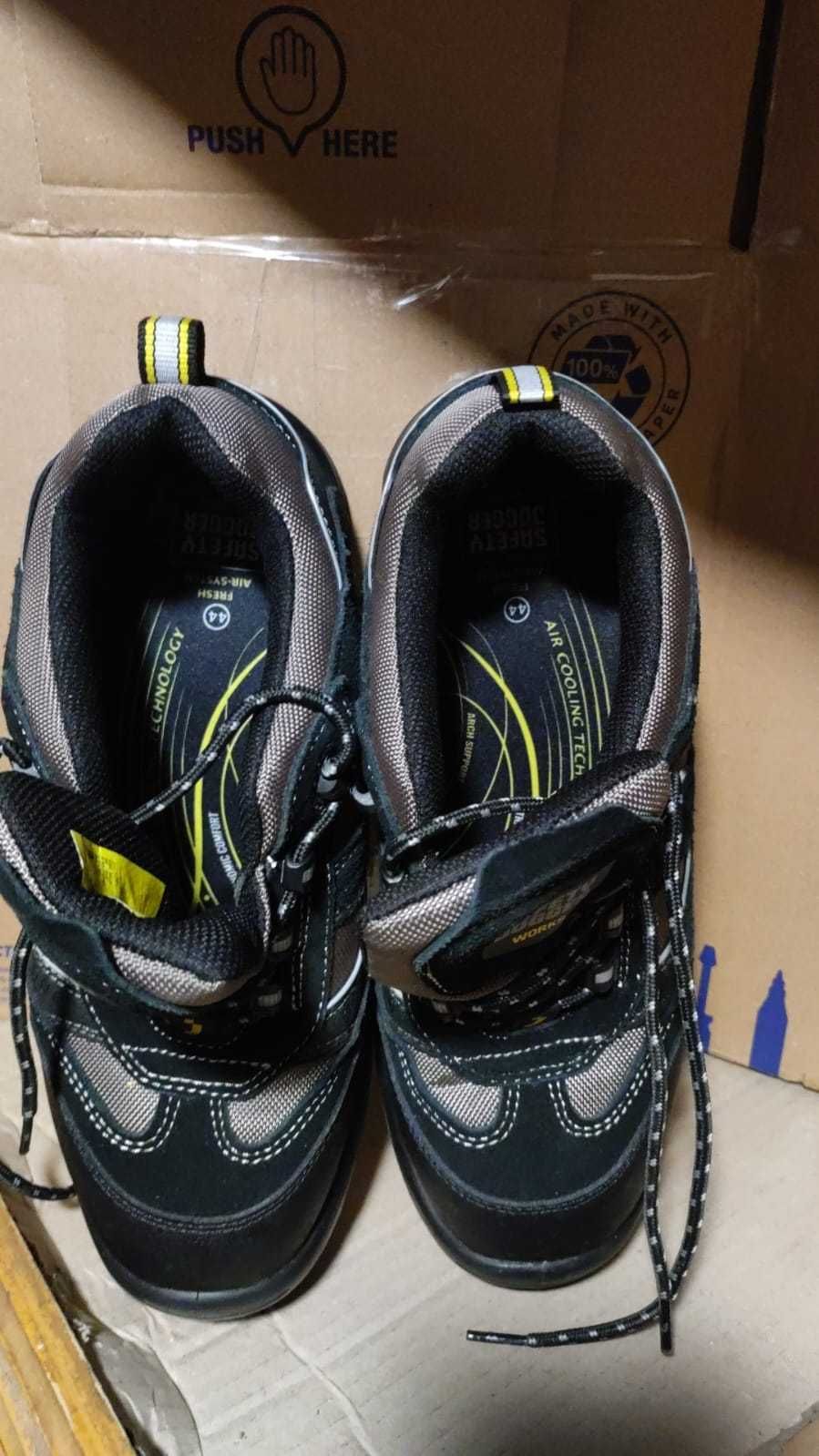 Bocanci de munca cu varf de protectie MARIMEA 44 /marca SAFETY JOGGER