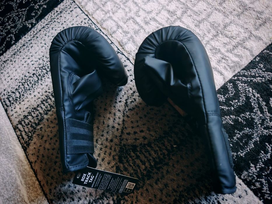 Manusi  de box rdx kara