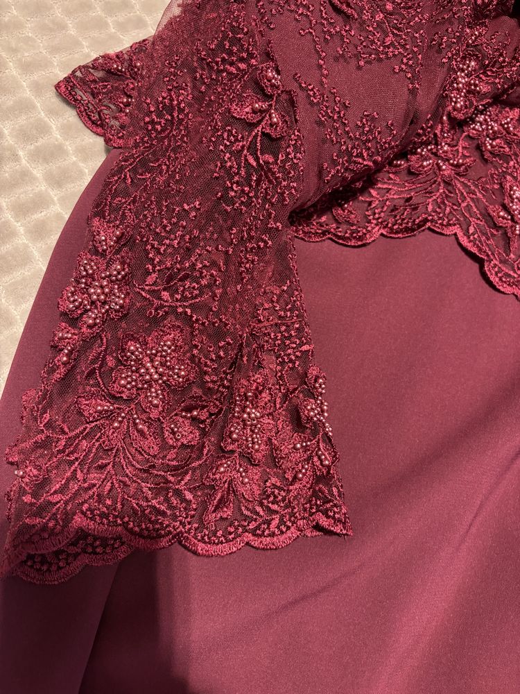 Rochie eleganta de nunta, saten cu dantela
