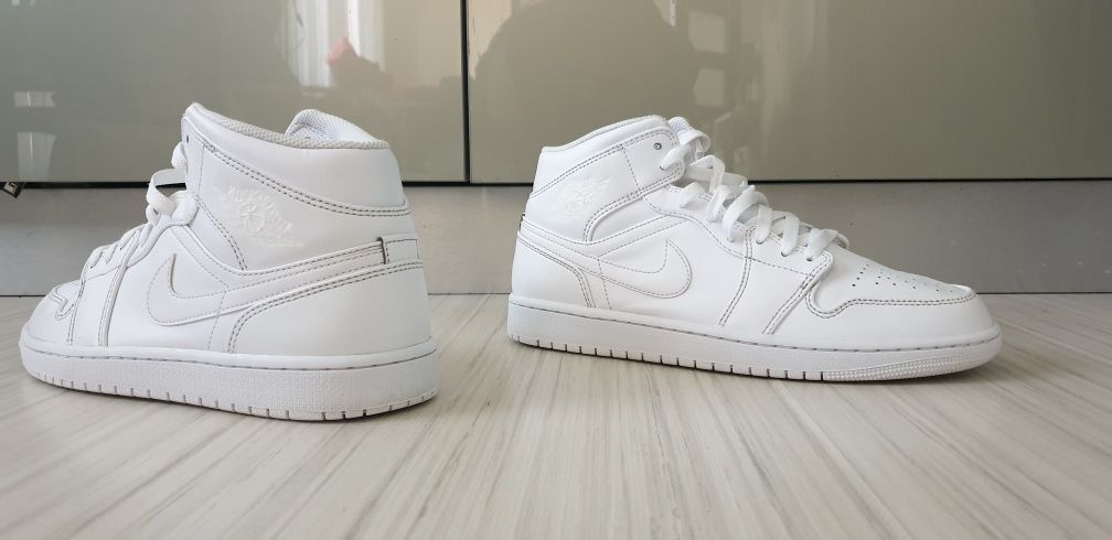 Nike Air Jordan1 Retro Tripple White / 43/27.5 UK 8.5 US 9.5 ОРИГИНАЛ!