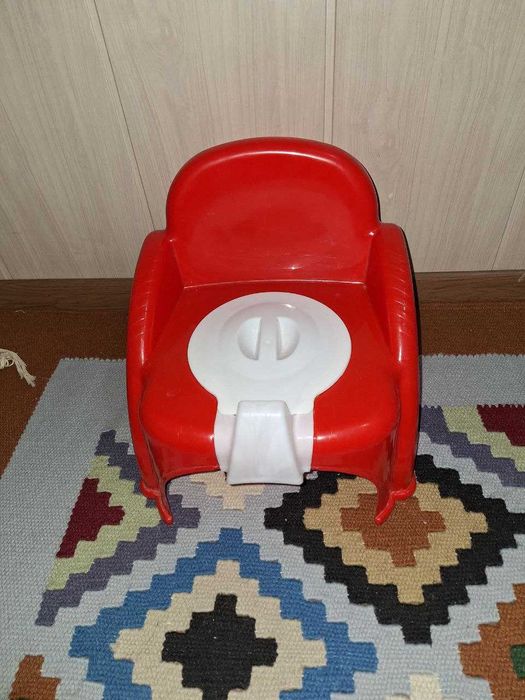 детские горшочки и стульчик