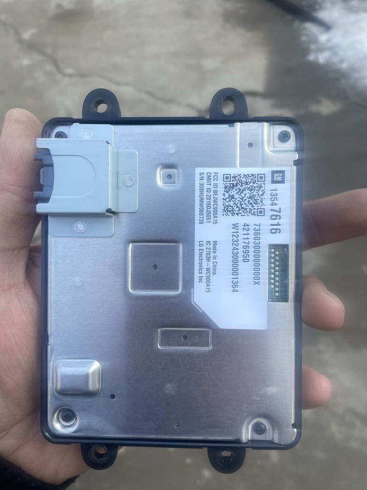 Безправодной зарядка на Onix и Tracker