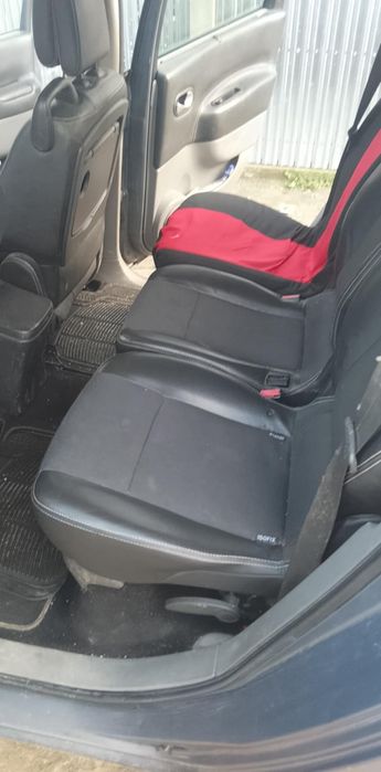 Vând reno scenic  an 2006 motor 1.9 dizel 7 locuri