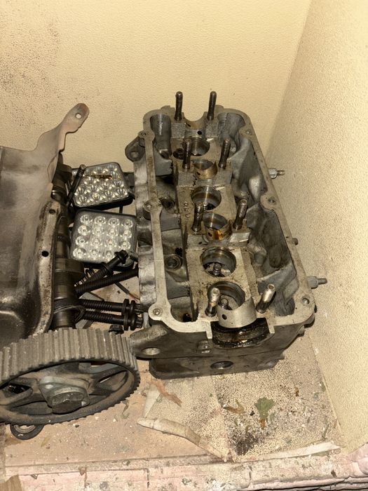 Головка ауди 2.6 обе стороны