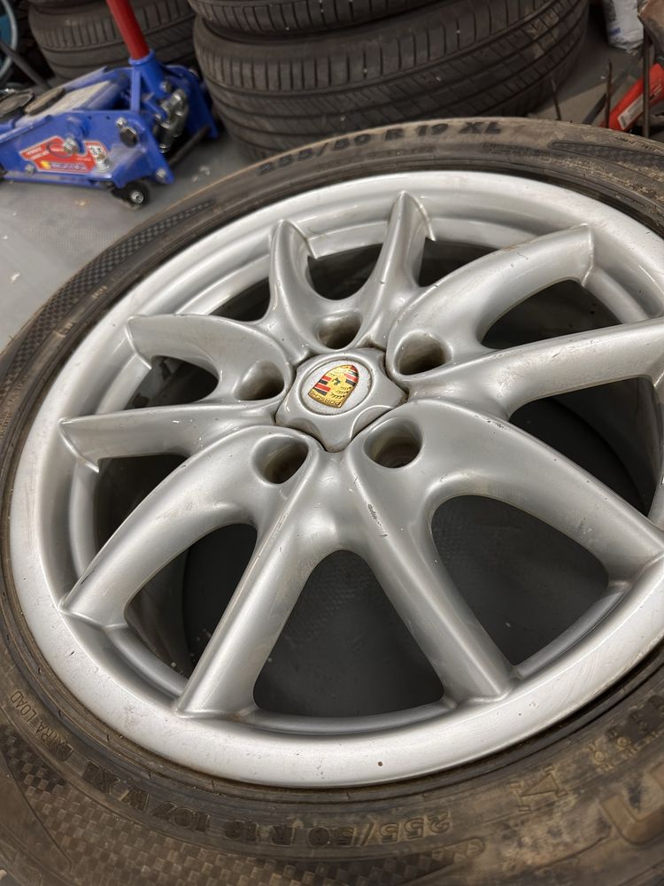 продам три оригинальных диска porsche