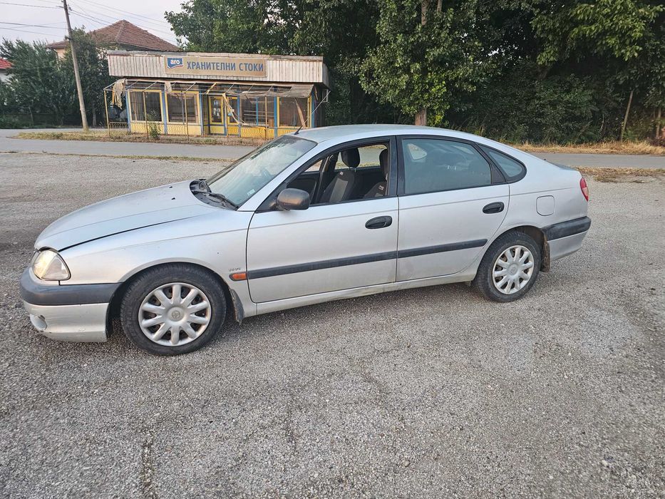 Toyota Avensis на части