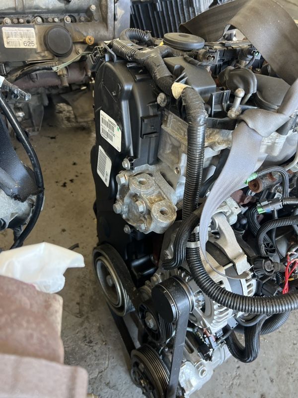 DEZMEMBREZ Piese VOLVO C30 S40 V50 Motor 2.0 Diesel Cod D4204T euro 4 136 CP Cutie de Viteze Automata Powershift 2008-2011 capota bara Fata Completa Injectoare Turbina pompa kit injectie Compresor clima AC