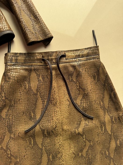 compleu fusta cu geaca