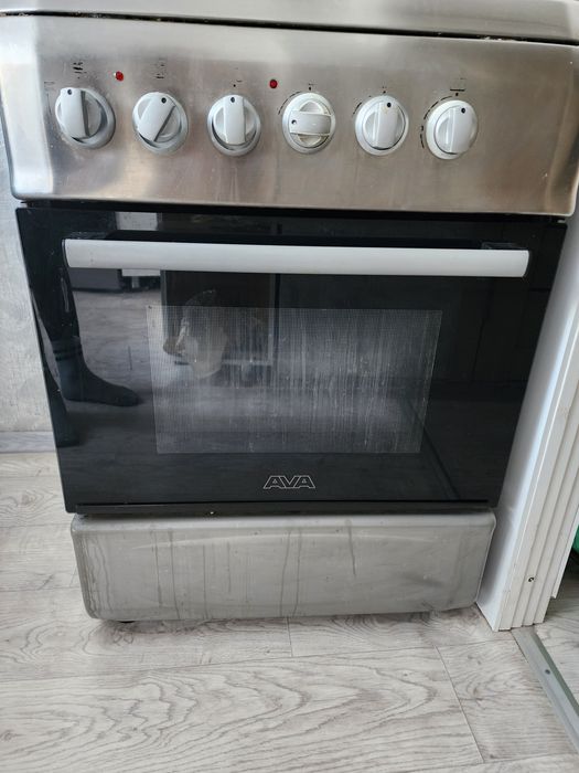 Продам газовую плиту